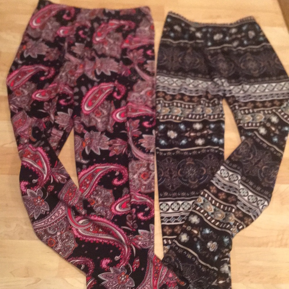 $5 final offer Lot of 2 super soft leggings - black & pink one size fits all